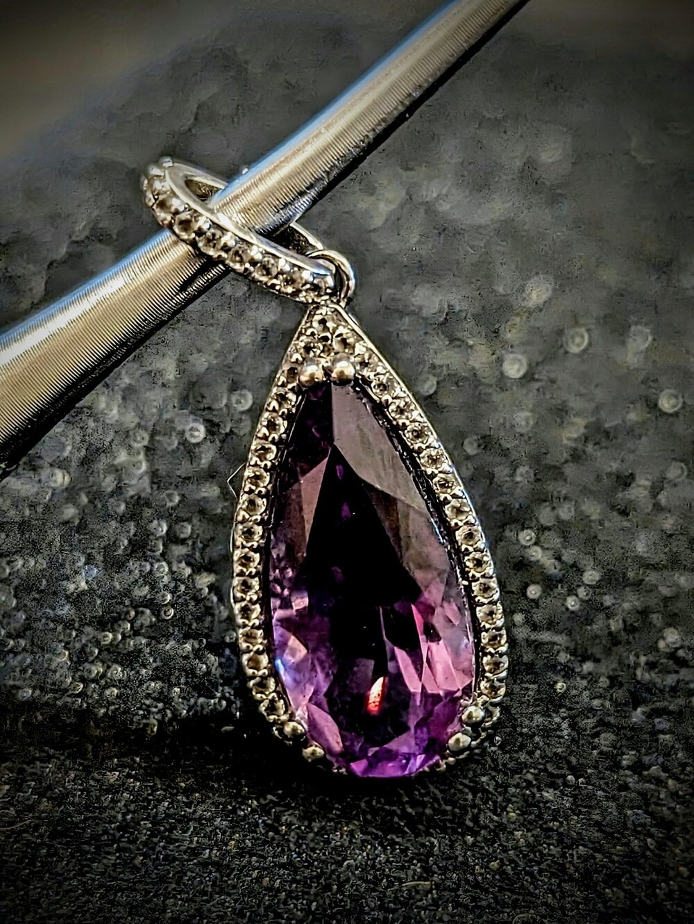 *VINTAGE* Genuine faceted Amethyst And Quartz Teardrop Pendant.